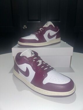 Jordan 1 Low “Bordeaux” Women’s Size 10